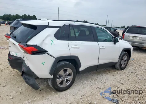 2023 Toyota Rav4 Xle z USA, uszkodzony, nr VIN 2T3W1RFV7PW256611